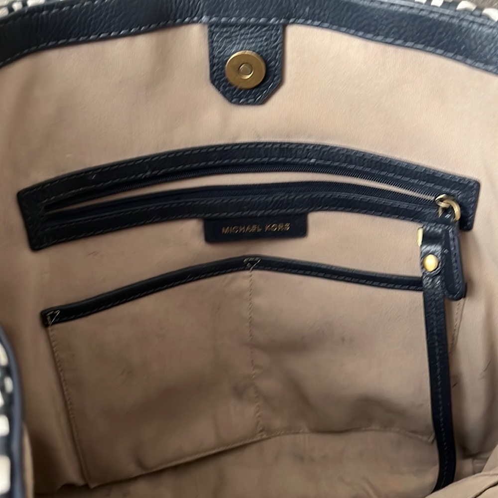 COPY - •Michael Kors Tote Bag Authentic• - Picture 8 of 11